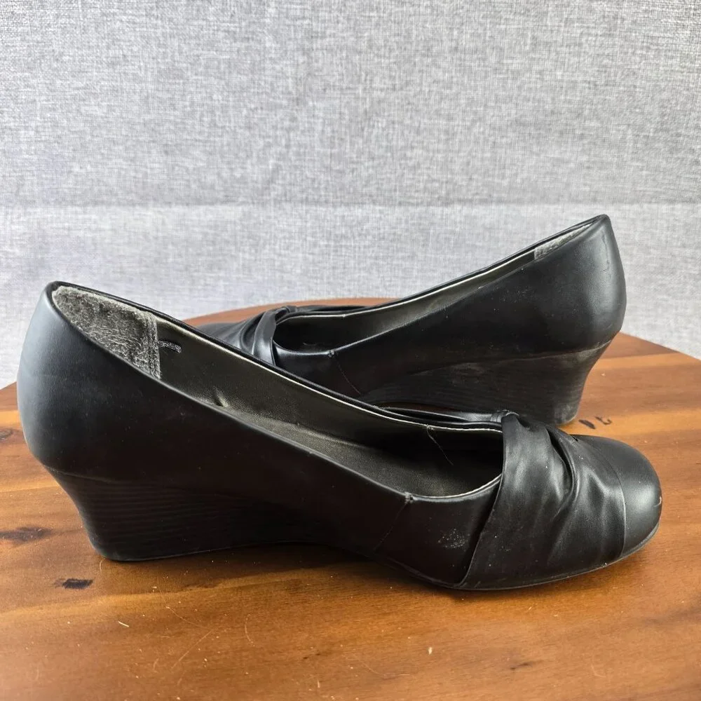 Black Wedge Heels With Knotted Detail By B.O.C. Women's‎ Size 10